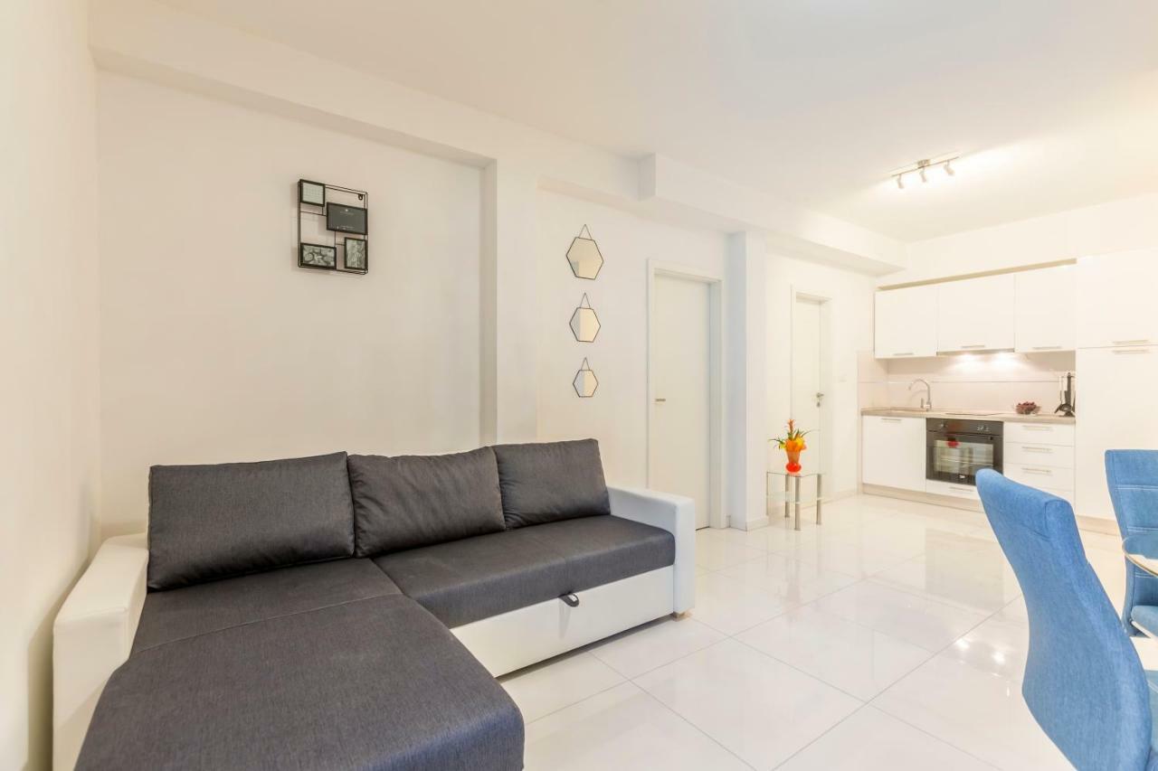 Apartments Karlo Podstrana Exterior photo