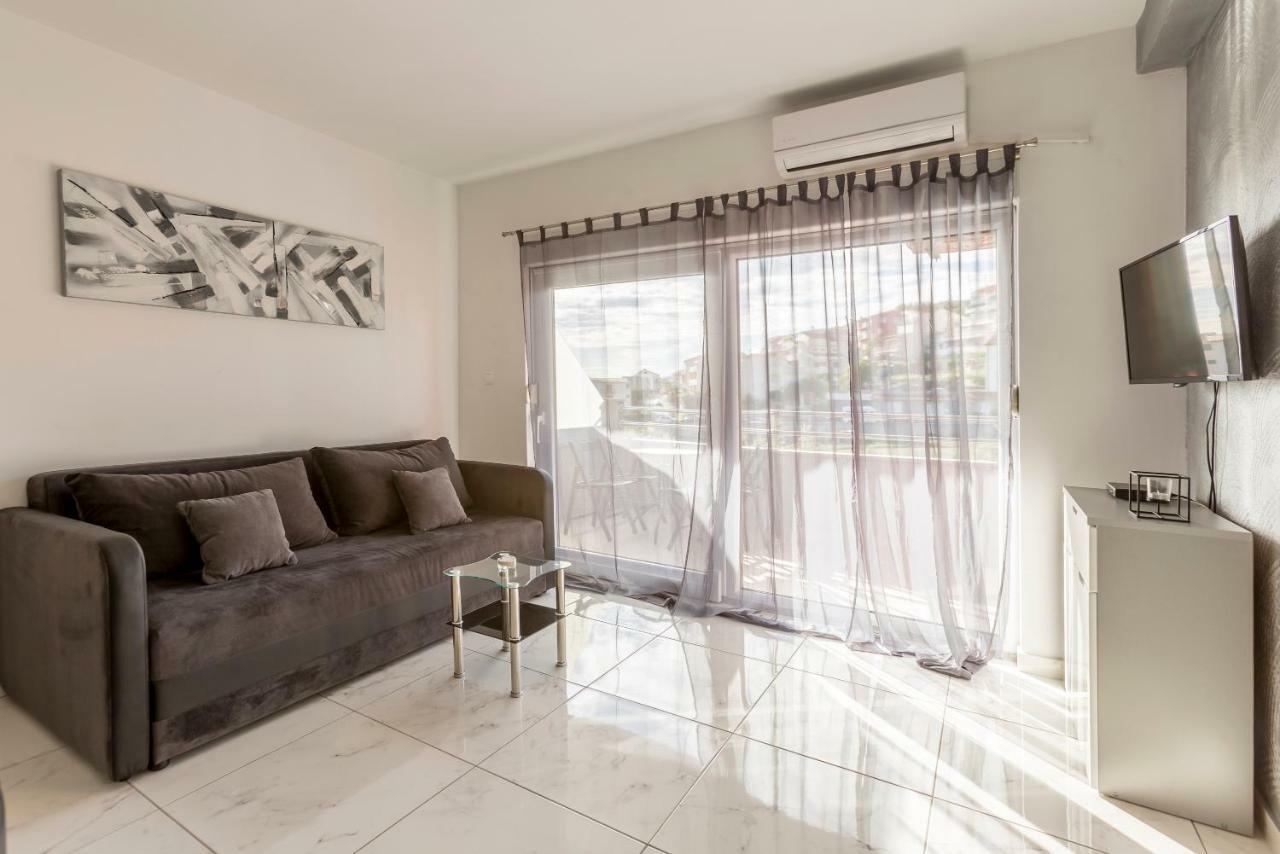 Apartments Karlo Podstrana Exterior photo
